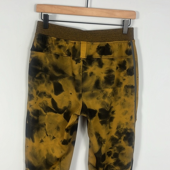 Lululemon Textured Pant - Picture 9 of 12